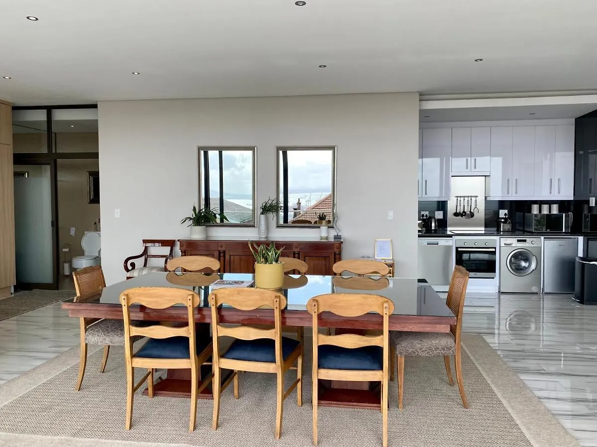 Cambridge Suites -#1 Spectacular Balcony Cape Town Apartment